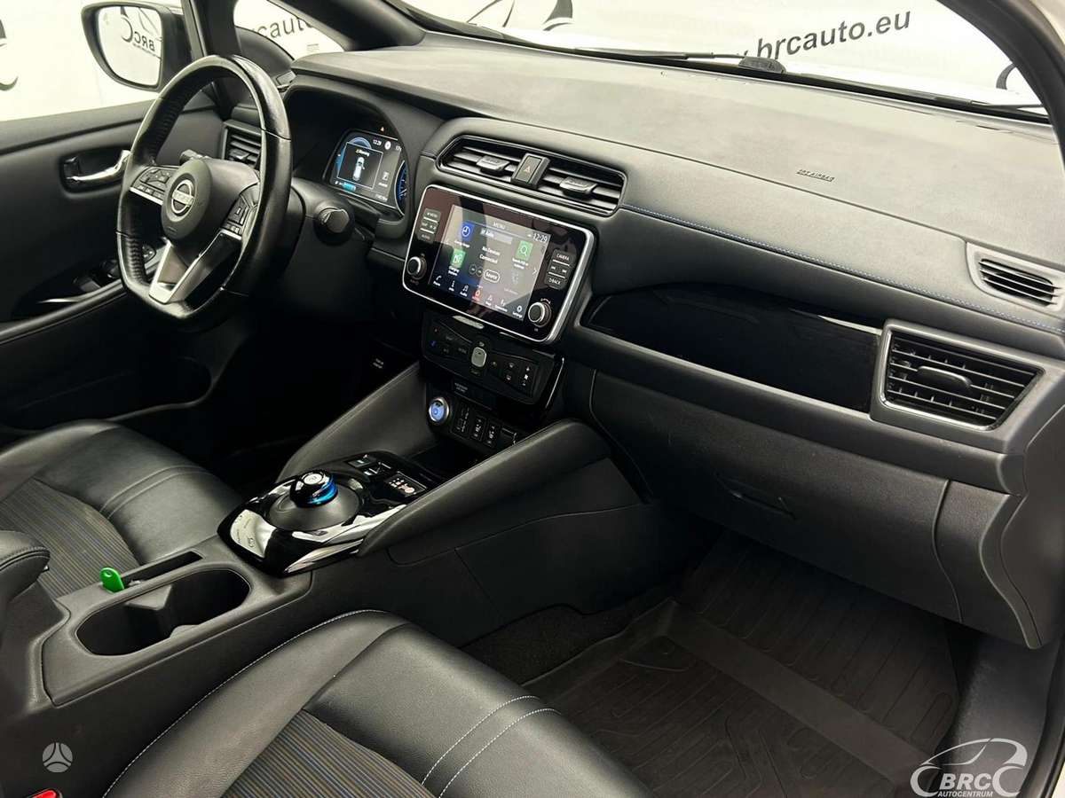 Nissan Leaf, 62 kWh, hatchback