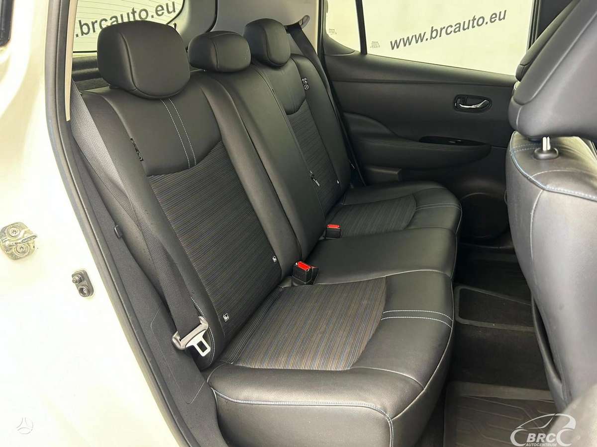 Nissan Leaf, 62 kWh, hatchback