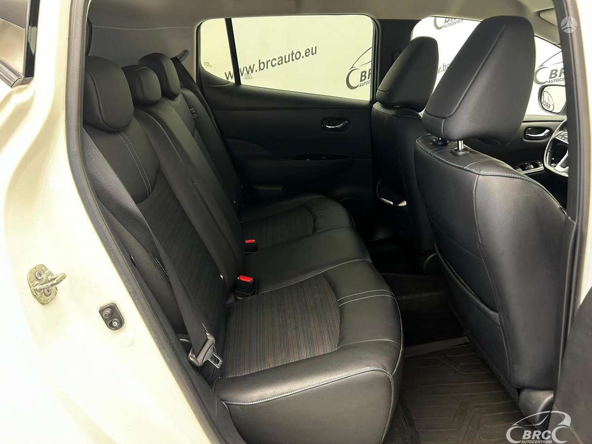 Nissan Leaf, 62 kWh, hatchback