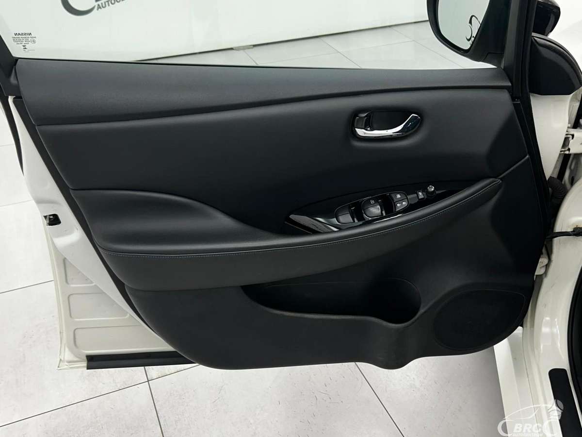 Nissan Leaf, 62 kWh, hatchback