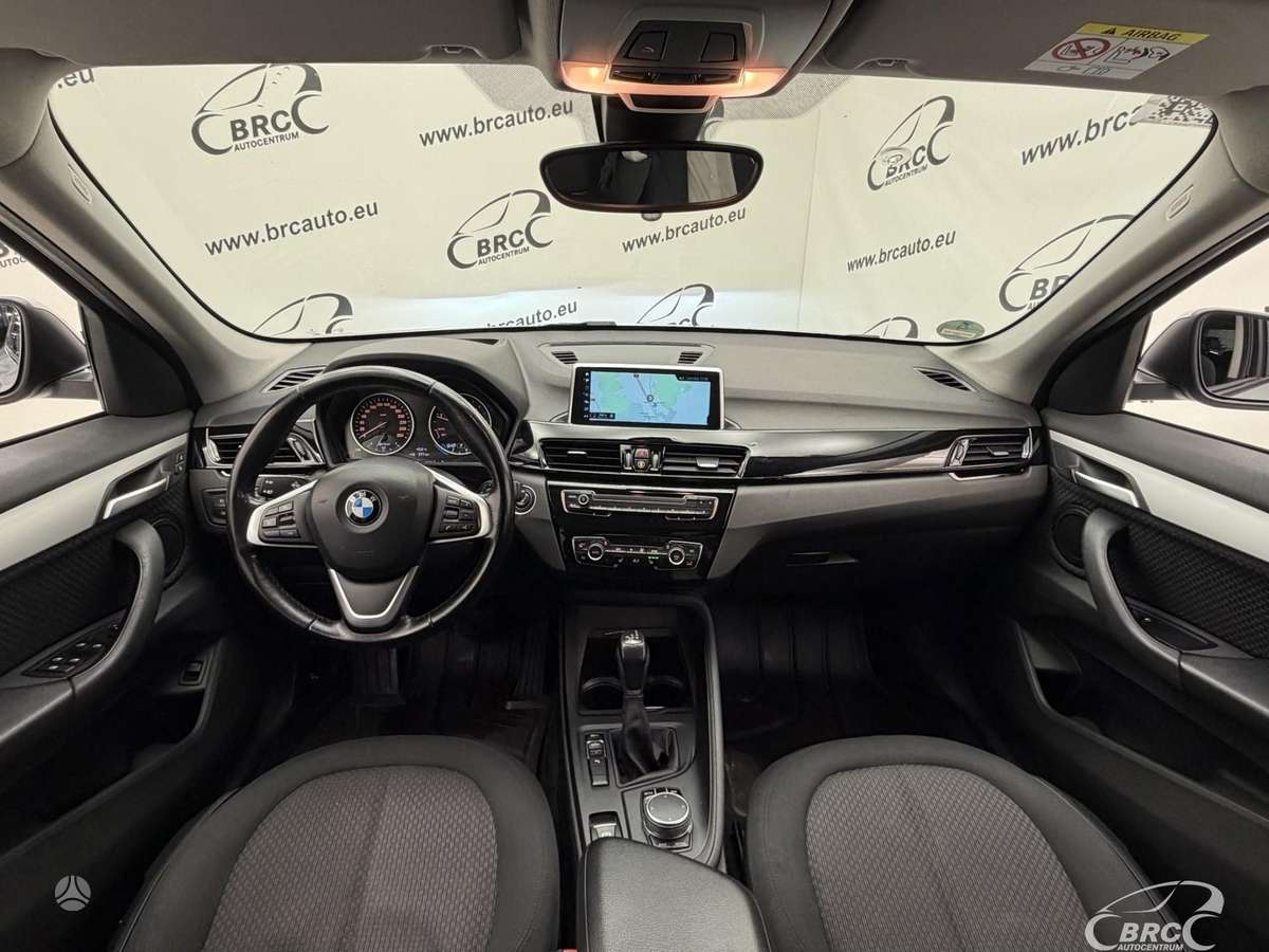 BMW X1, 2.0 l., off-road / crossover