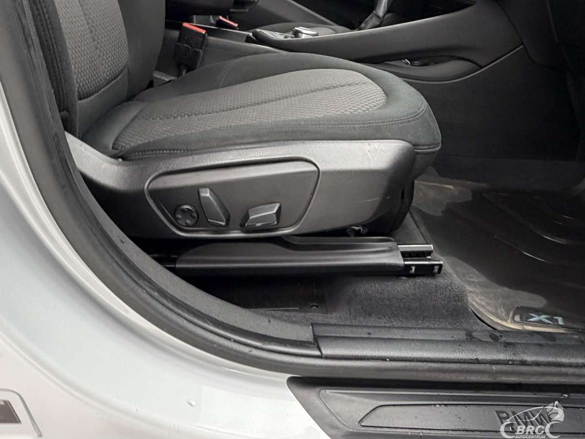 BMW X1, 2.0 l., off-road / crossover
