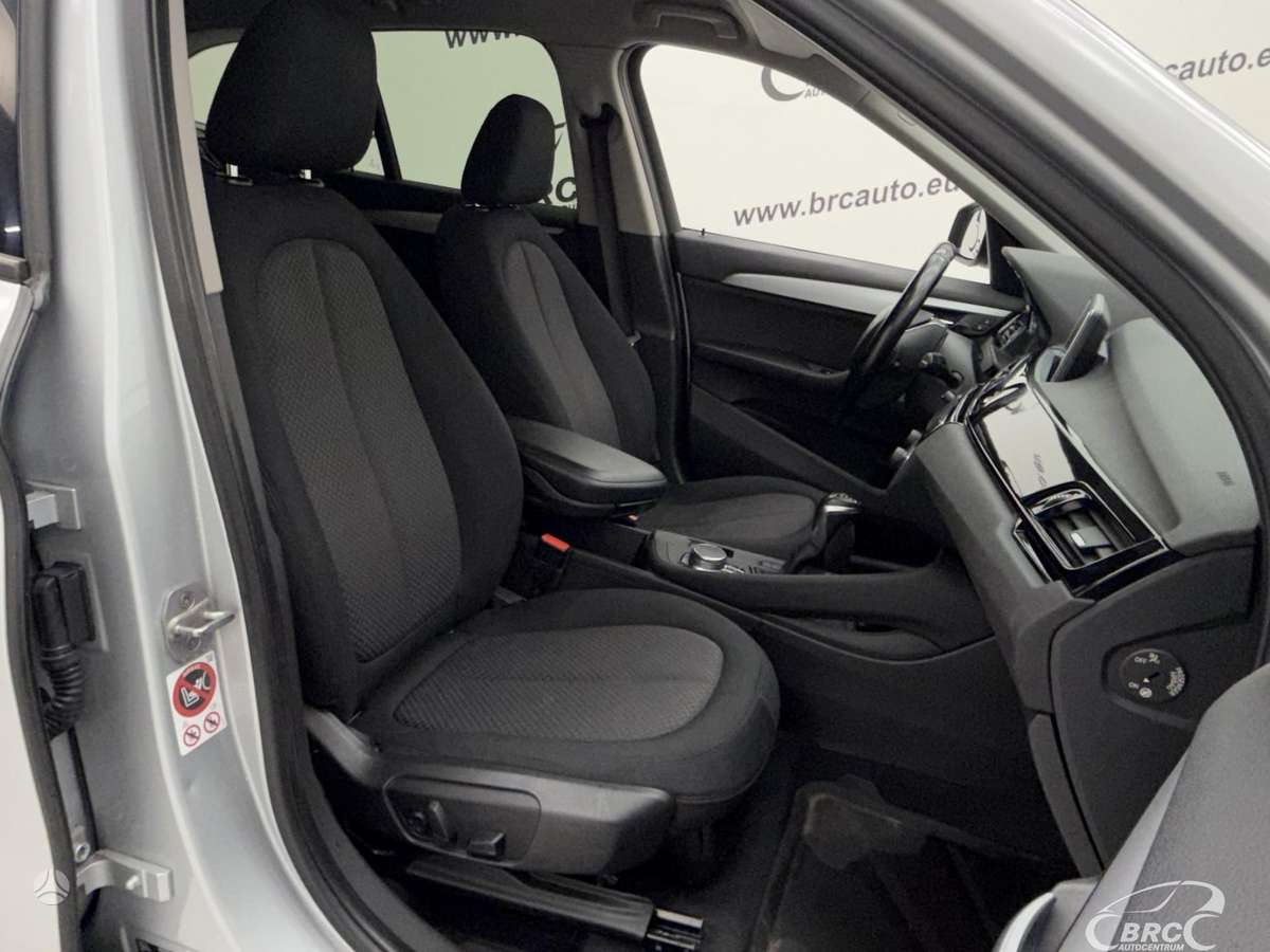 BMW X1, 2.0 l., off-road / crossover