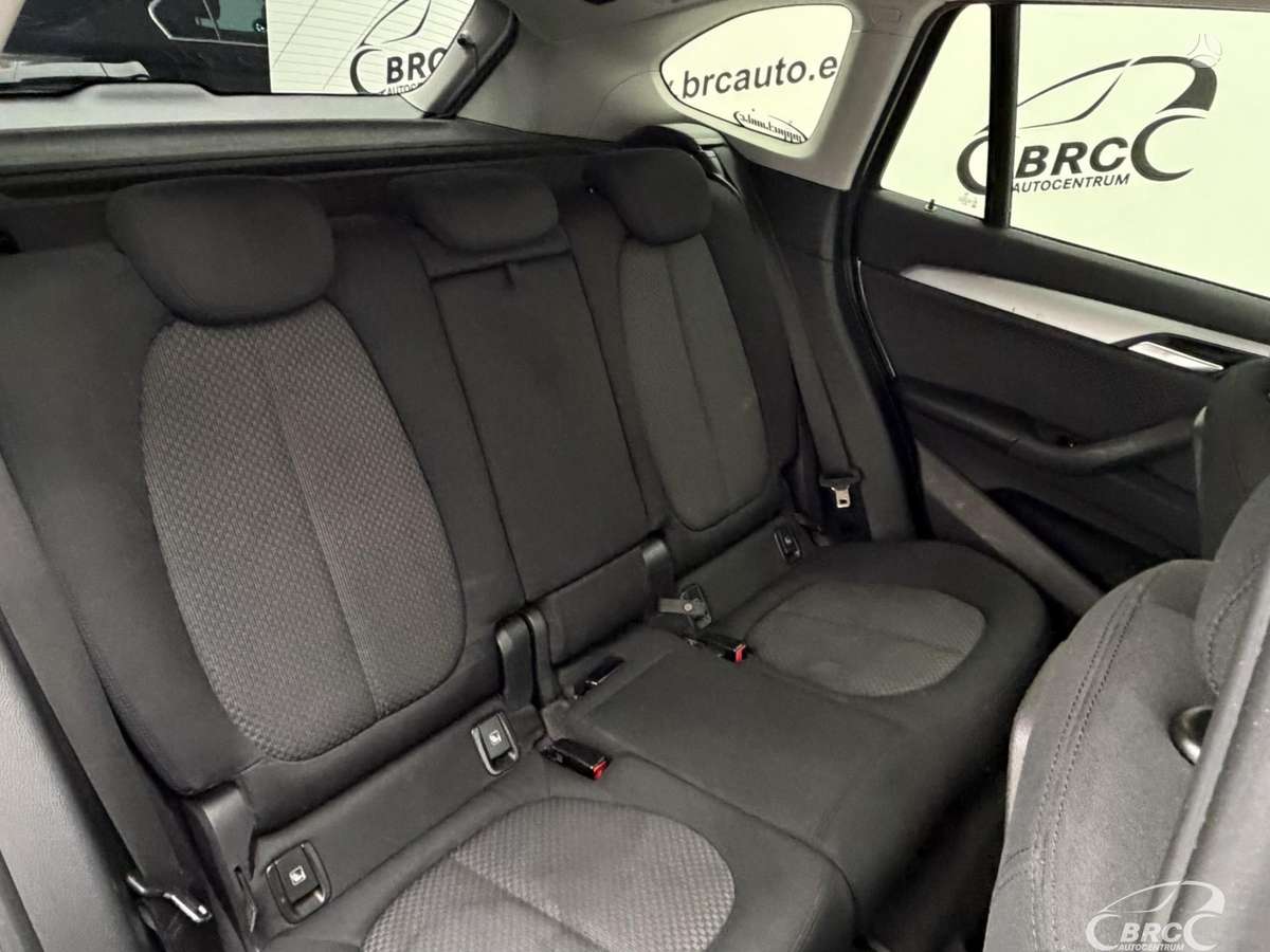 BMW X1, 2.0 l., off-road / crossover