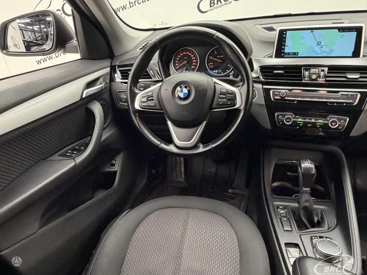 BMW X1, 2.0 l., off-road / crossover