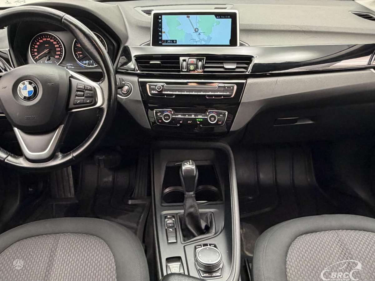 BMW X1, 2.0 l., off-road / crossover