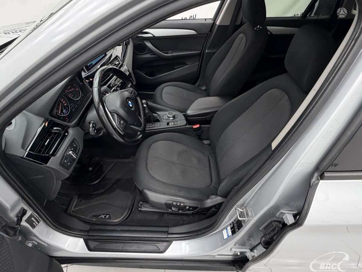 BMW X1, 2.0 l., off-road / crossover