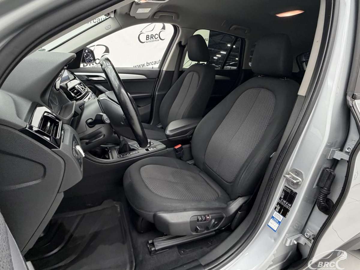 BMW X1, 2.0 l., off-road / crossover