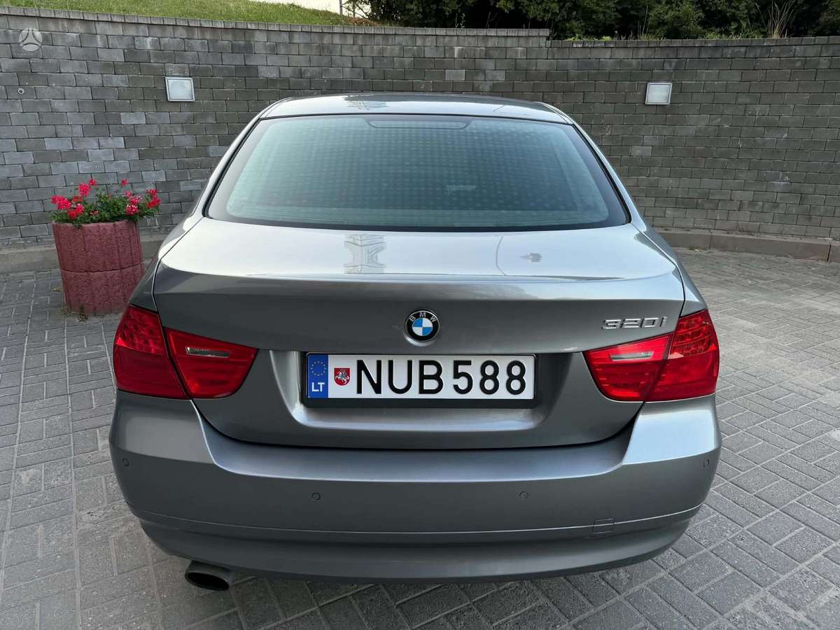 BMW 320, 2.0 l., Седан