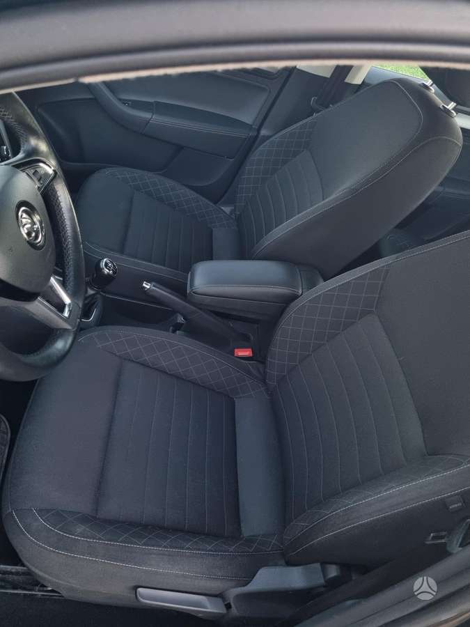 Skoda Rapid, 1.0 l., hatchback