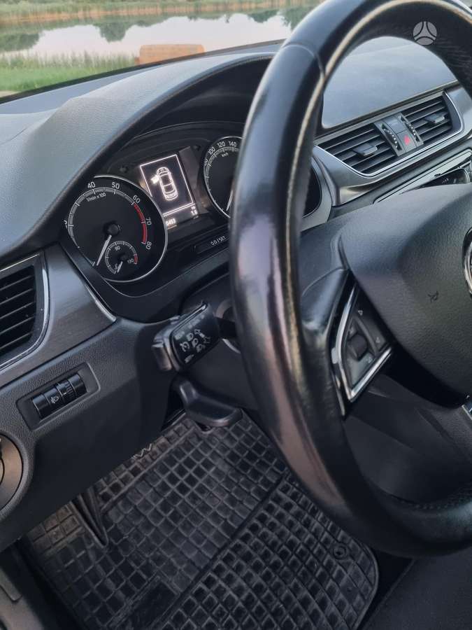 Skoda Rapid, 1.0 l., hatchback