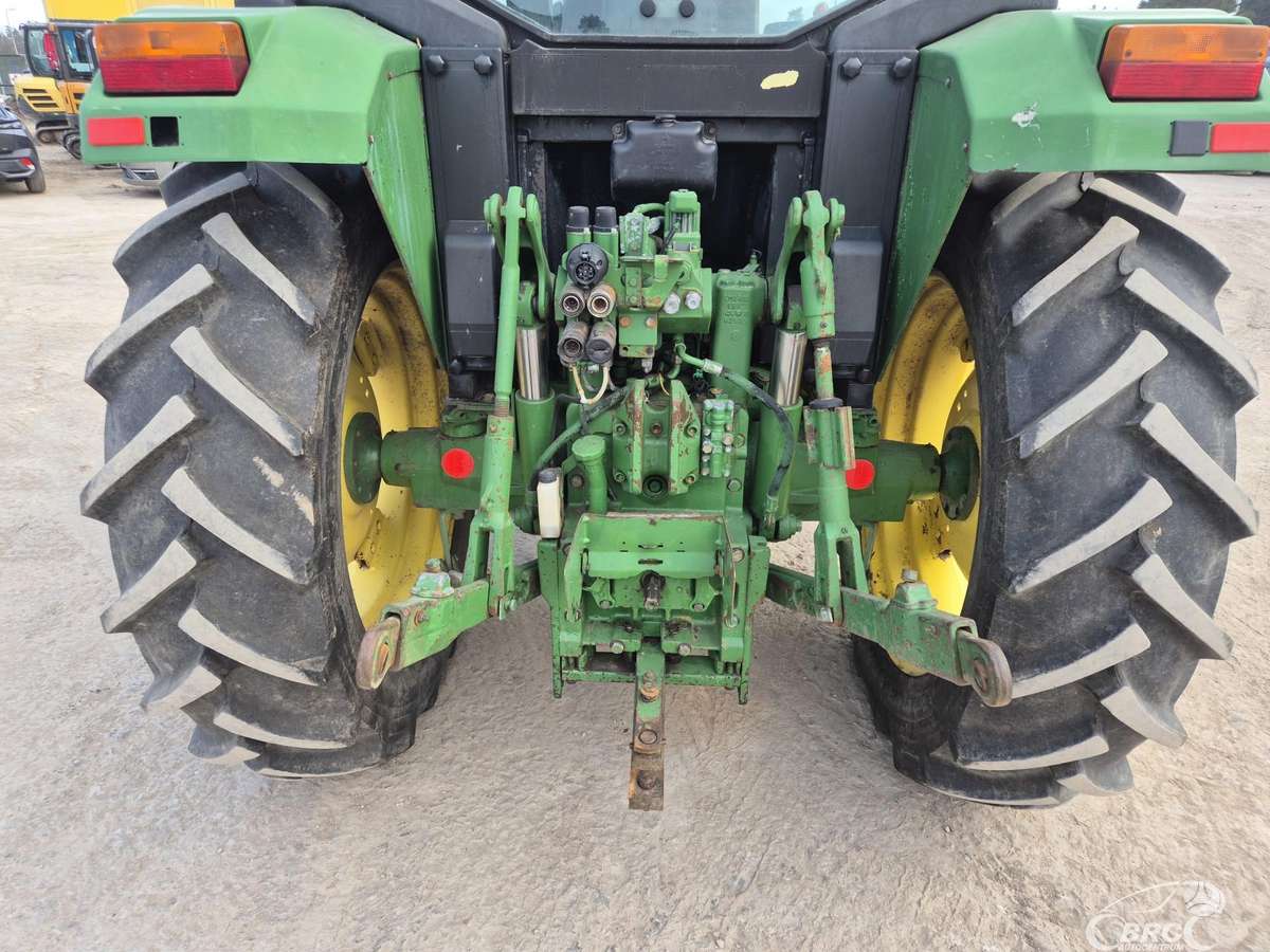 John Deere 6100, tractors
