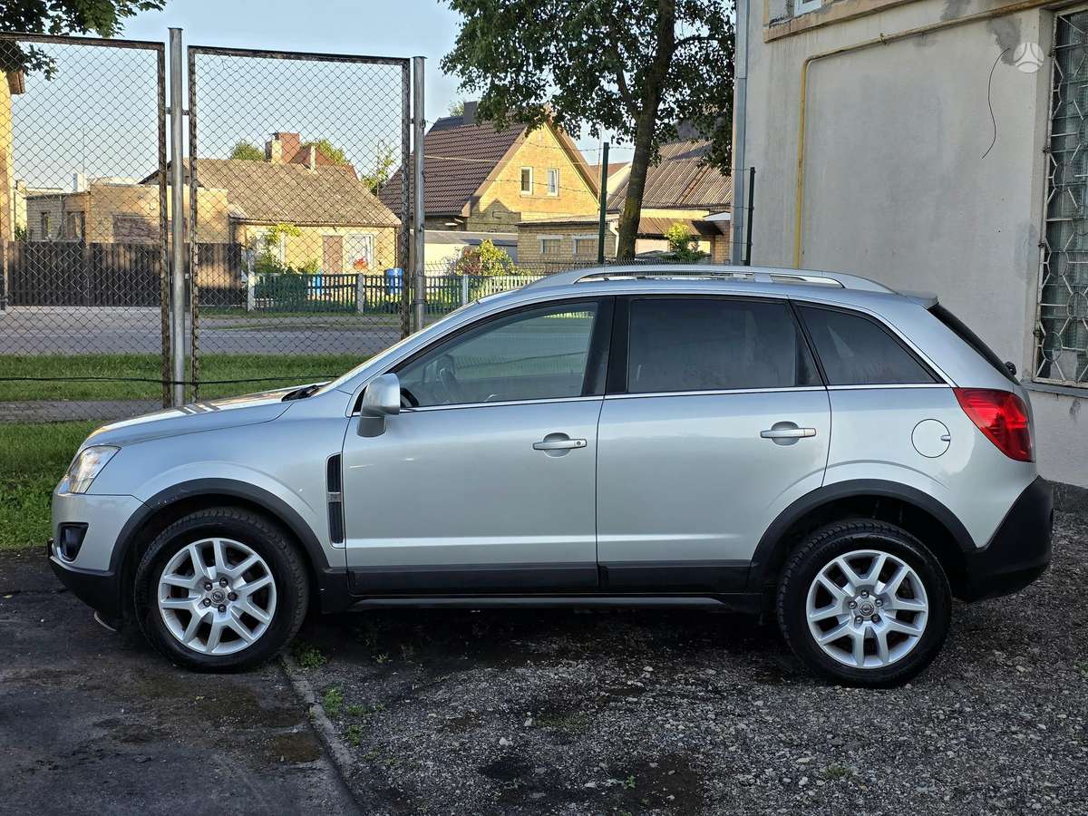 Opel Antara, 2.2 l., off-road / crossover