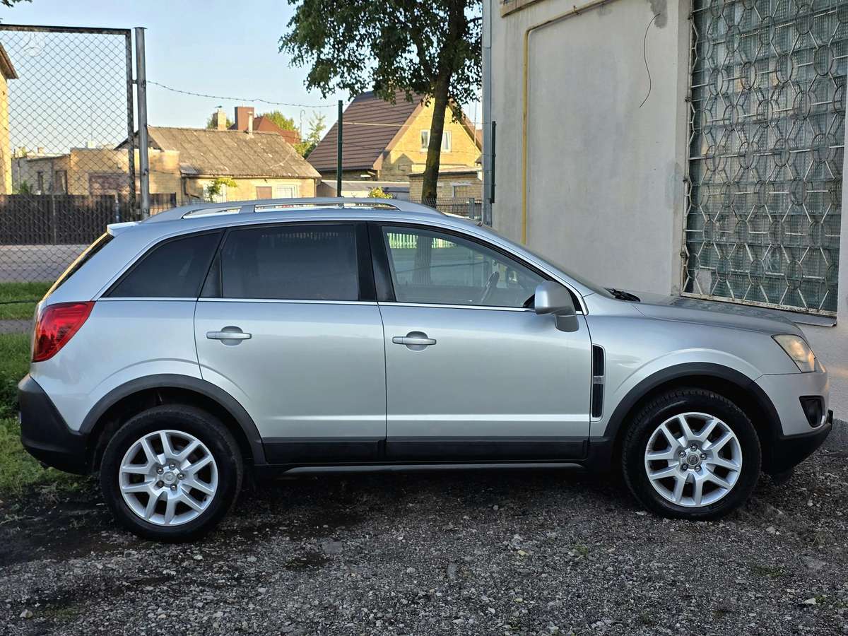 Opel Antara, 2.2 l., Внедорожник / Кроссовер