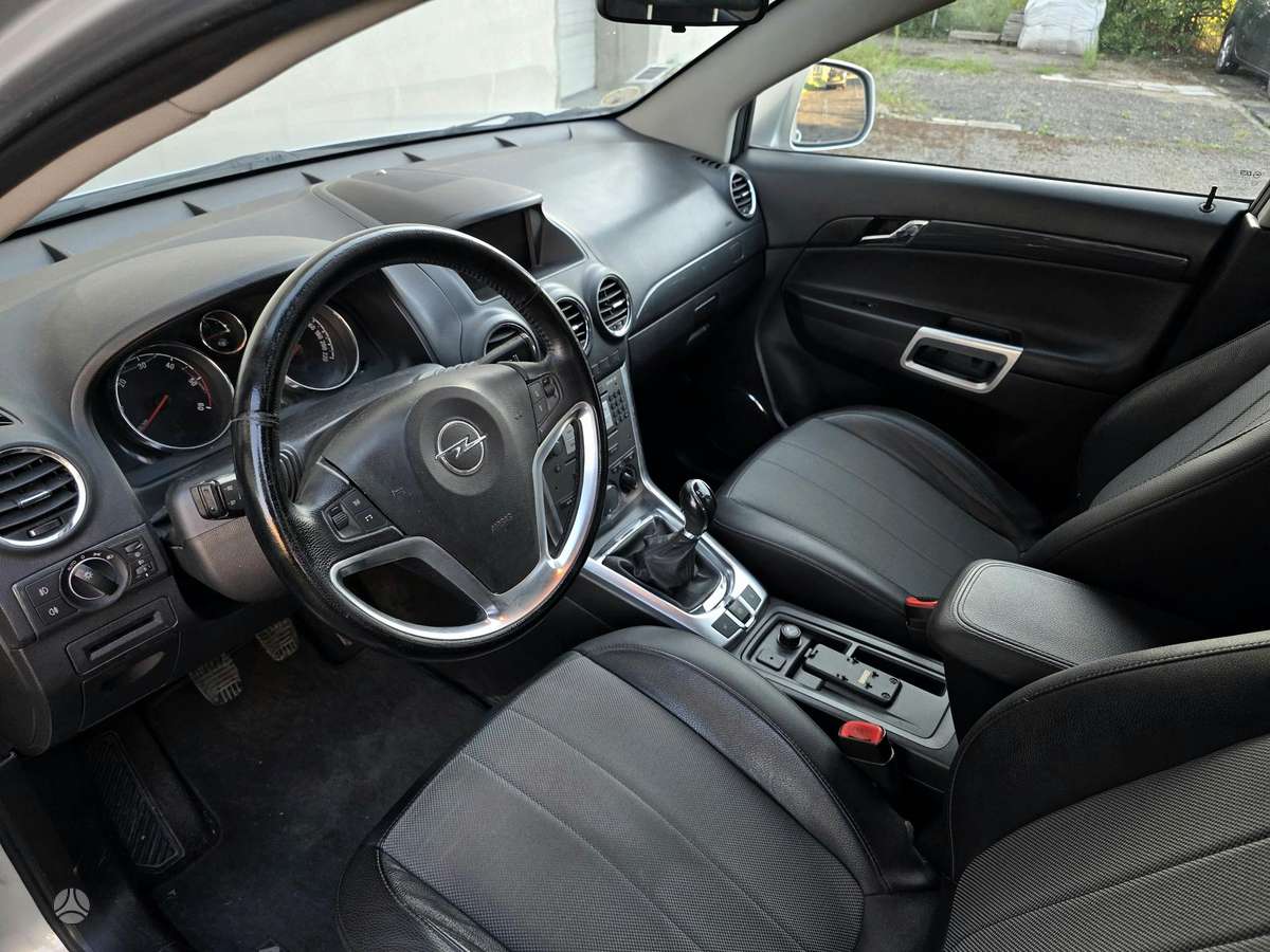 Opel Antara, 2.2 l., Внедорожник / Кроссовер