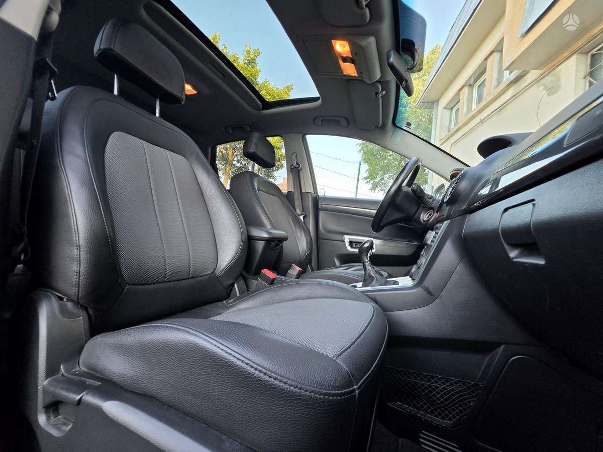 Opel Antara, 2.2 l., Внедорожник / Кроссовер