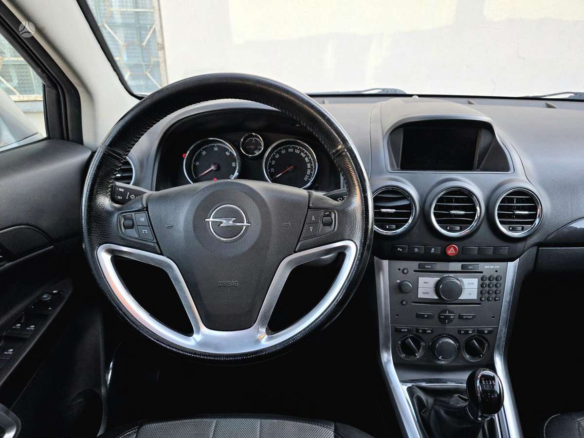 Opel Antara, 2.2 l., Внедорожник / Кроссовер