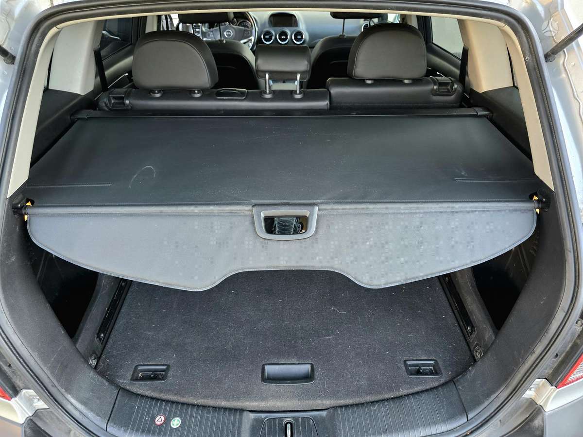 Opel Antara, 2.2 l., off-road / crossover