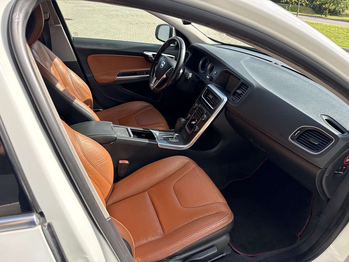 Volvo V60, 2.4 l., Универсал
