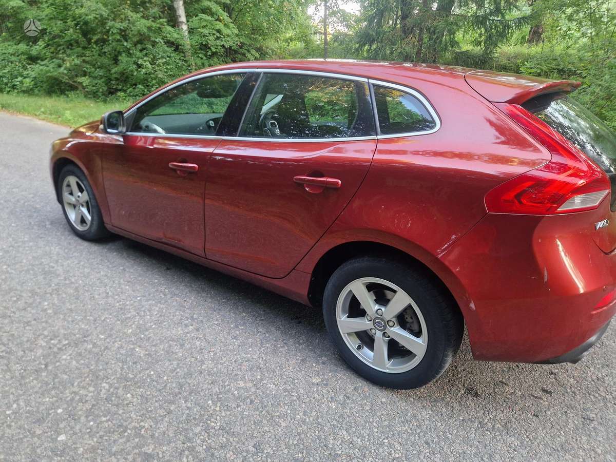 Volvo V40 Dalimis