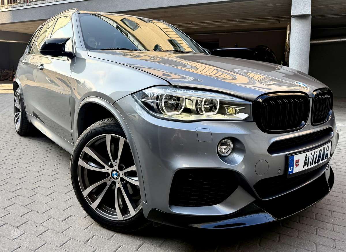 BMW X5, off-road / crossover