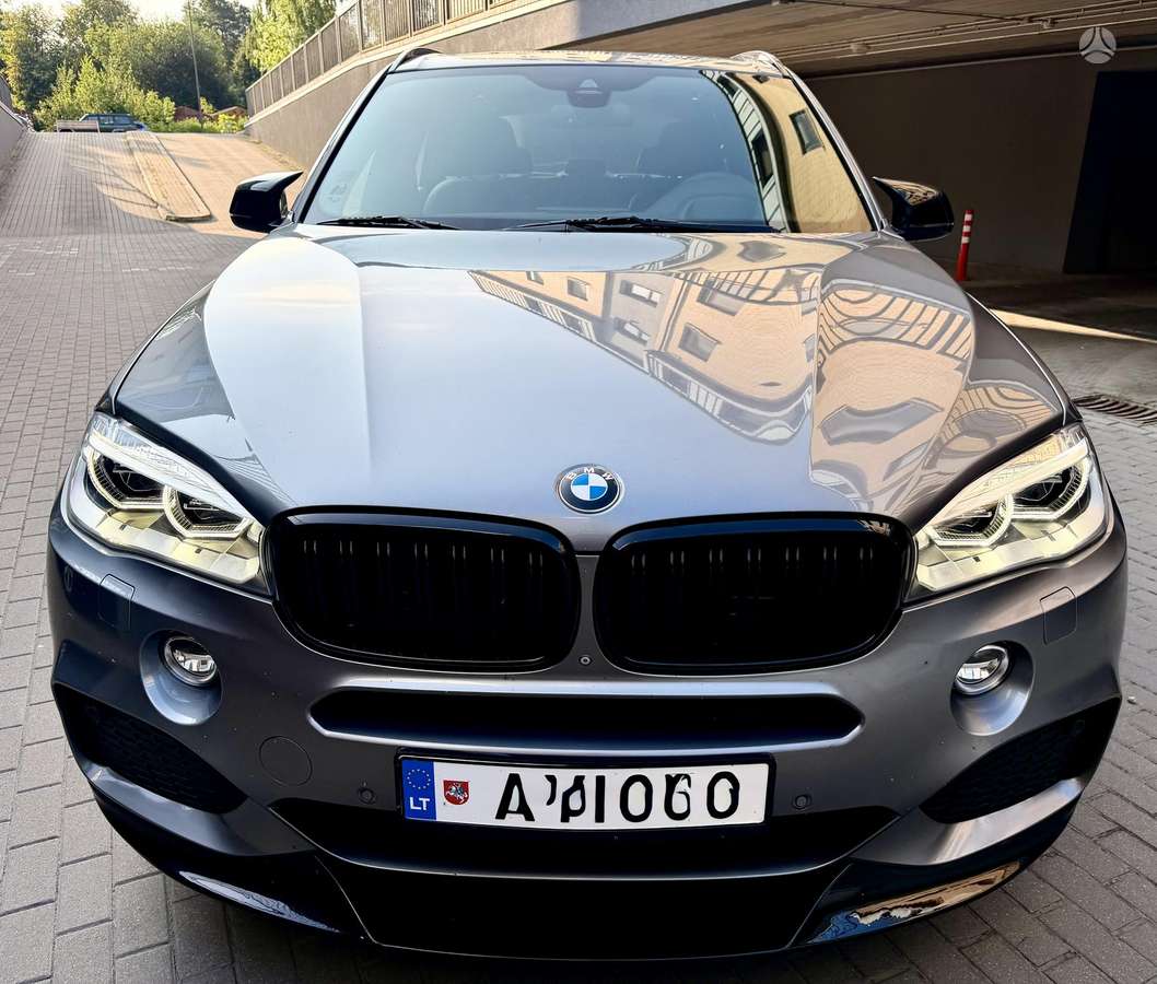 BMW X5, off-road / crossover