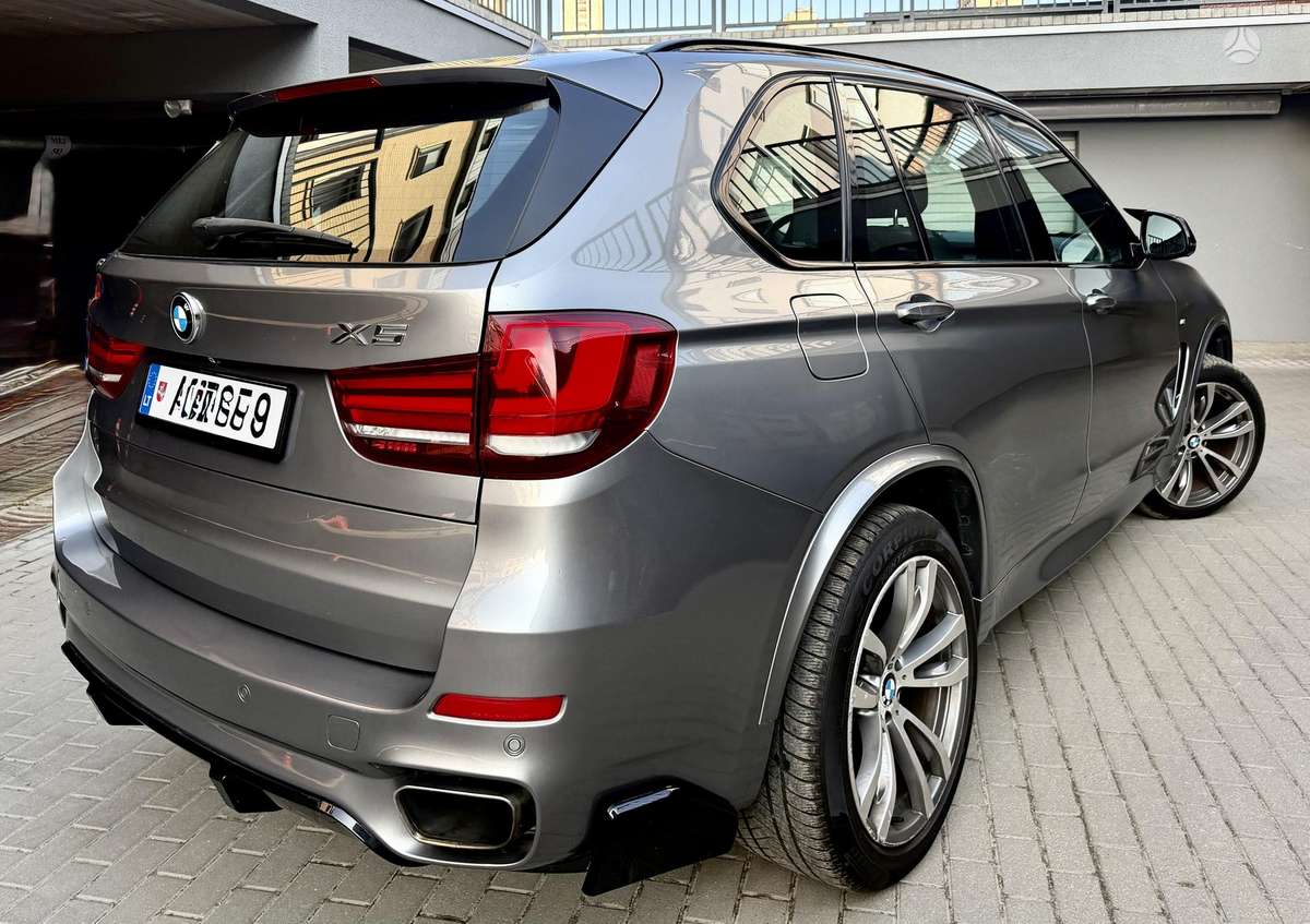 BMW X5, off-road / crossover