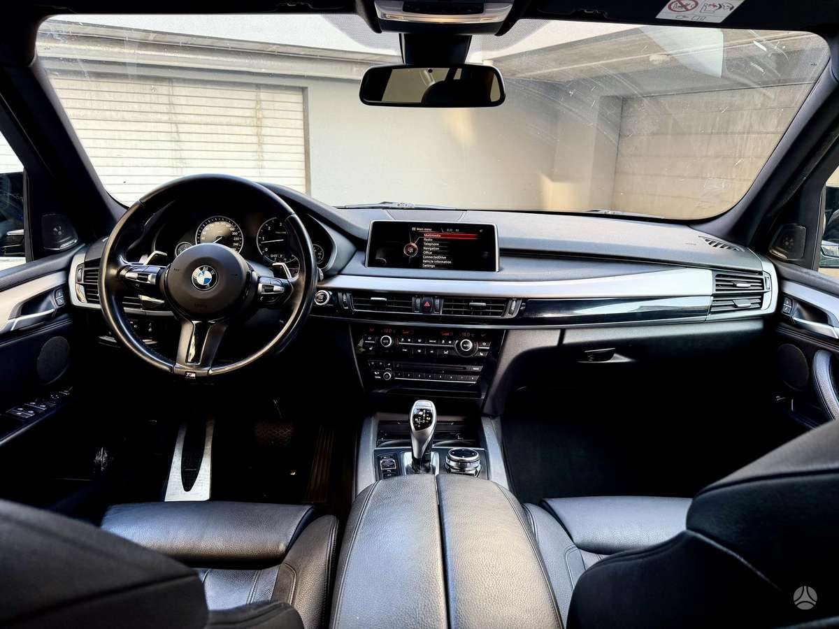 BMW X5, off-road / crossover