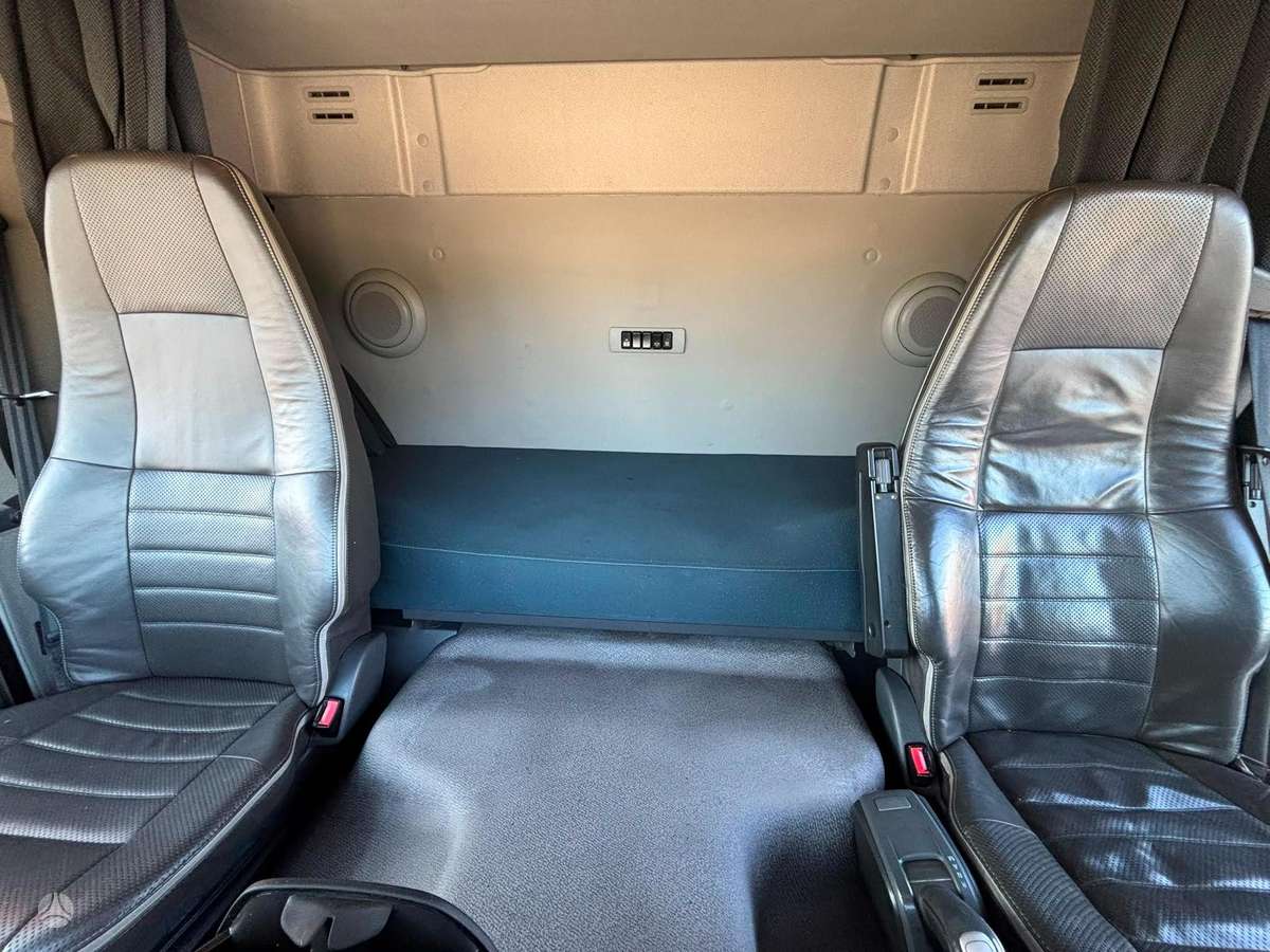Volvo FM410 6x2*4, рефрижераторы