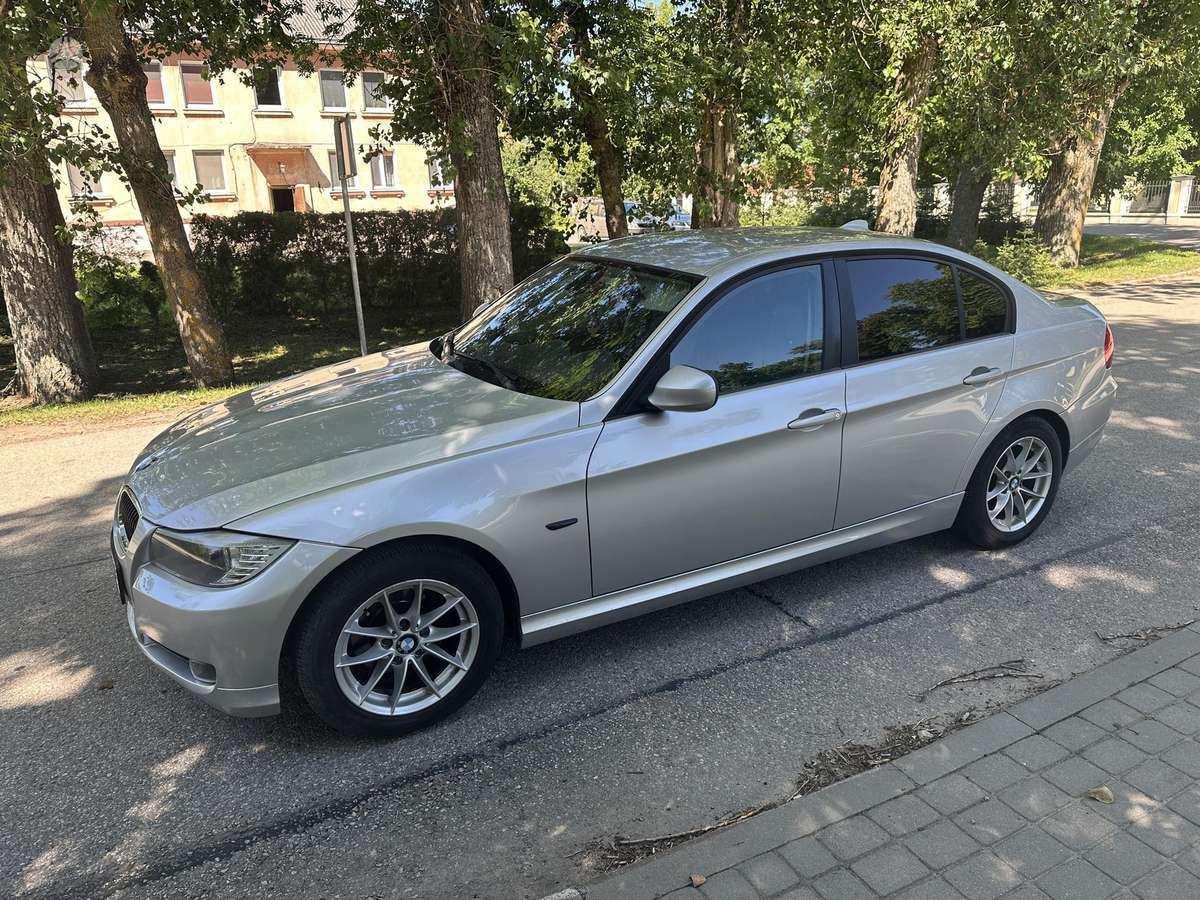 BMW 318, 2.0 l., Седан