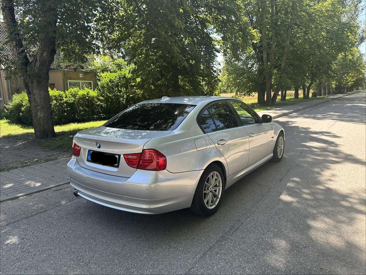 BMW 318, 2.0 l., Седан