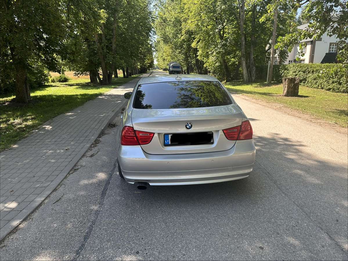 BMW 318, 2.0 l., Седан