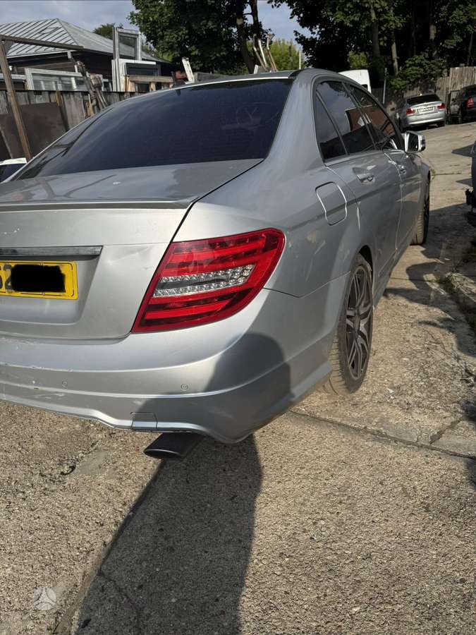 Mercedes-Benz C350