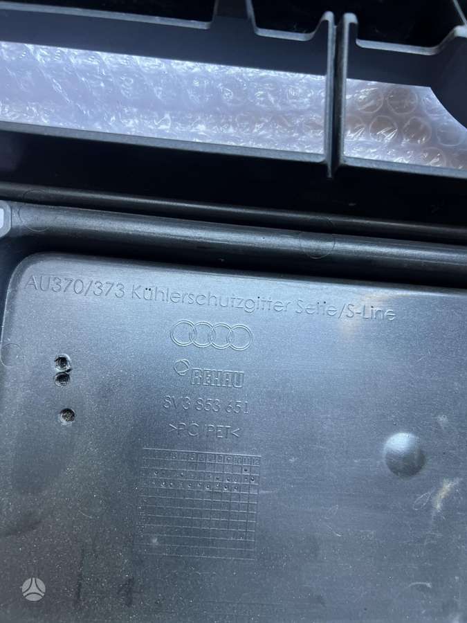 Audi A3 apdailos grotelės