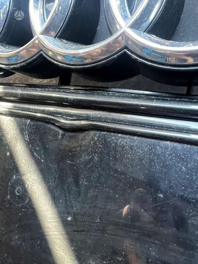 Audi A6 apdailos grotelės