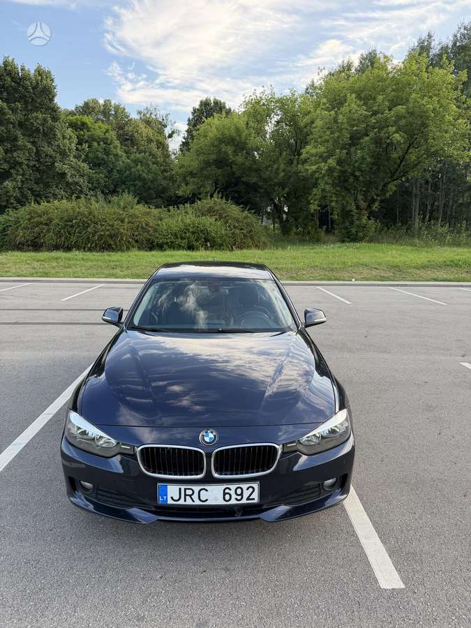 BMW 320, 2.0 l., saloon / sedan