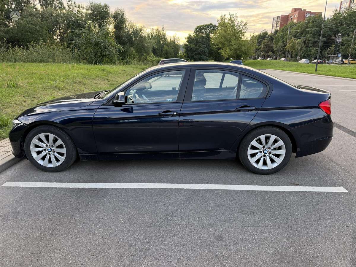BMW 320, 2.0 l., saloon / sedan