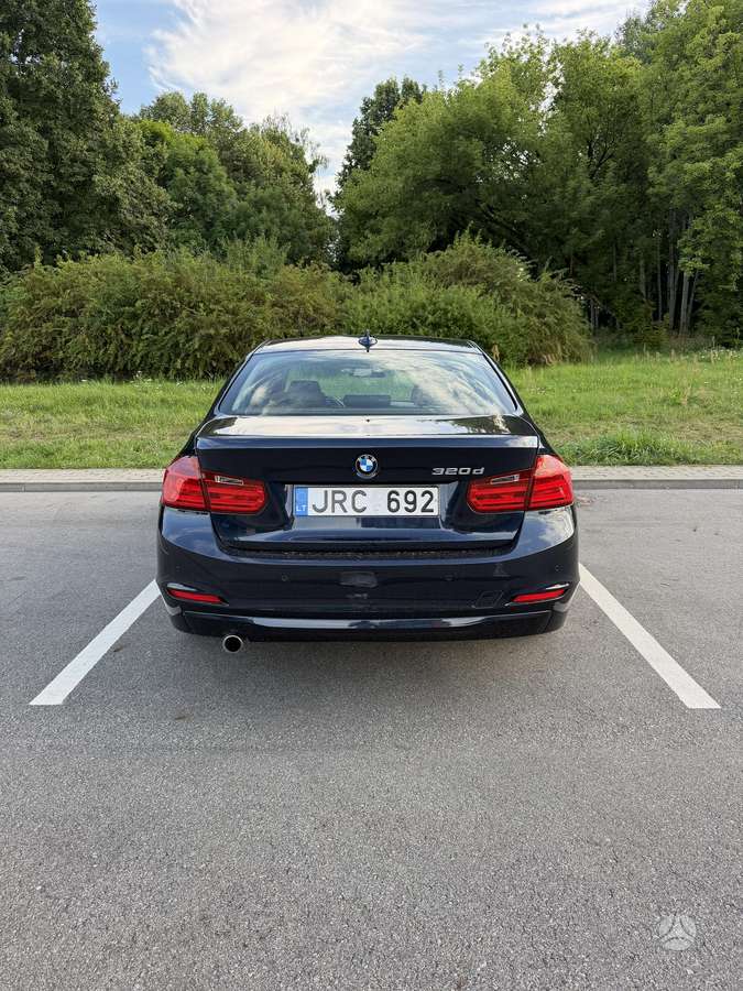BMW 320, 2.0 l., saloon / sedan