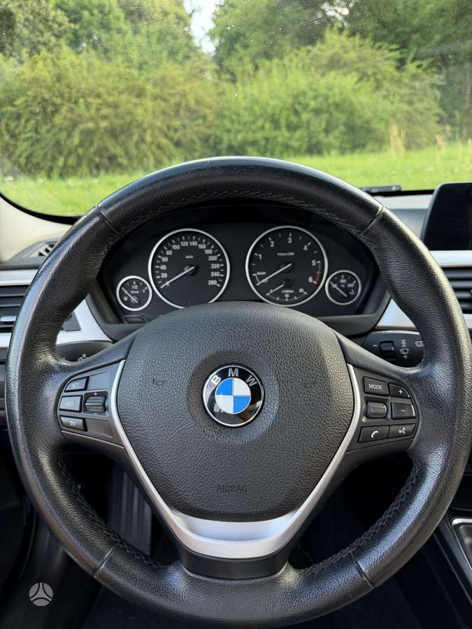 BMW 320, 2.0 l., saloon / sedan
