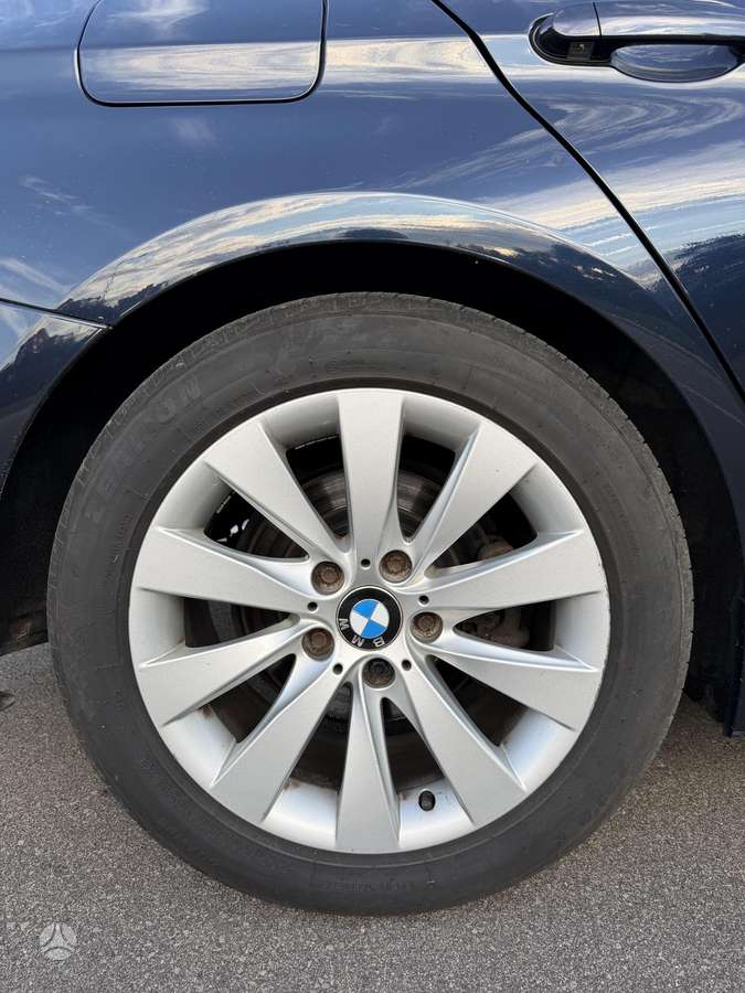 BMW 320, 2.0 l., saloon / sedan