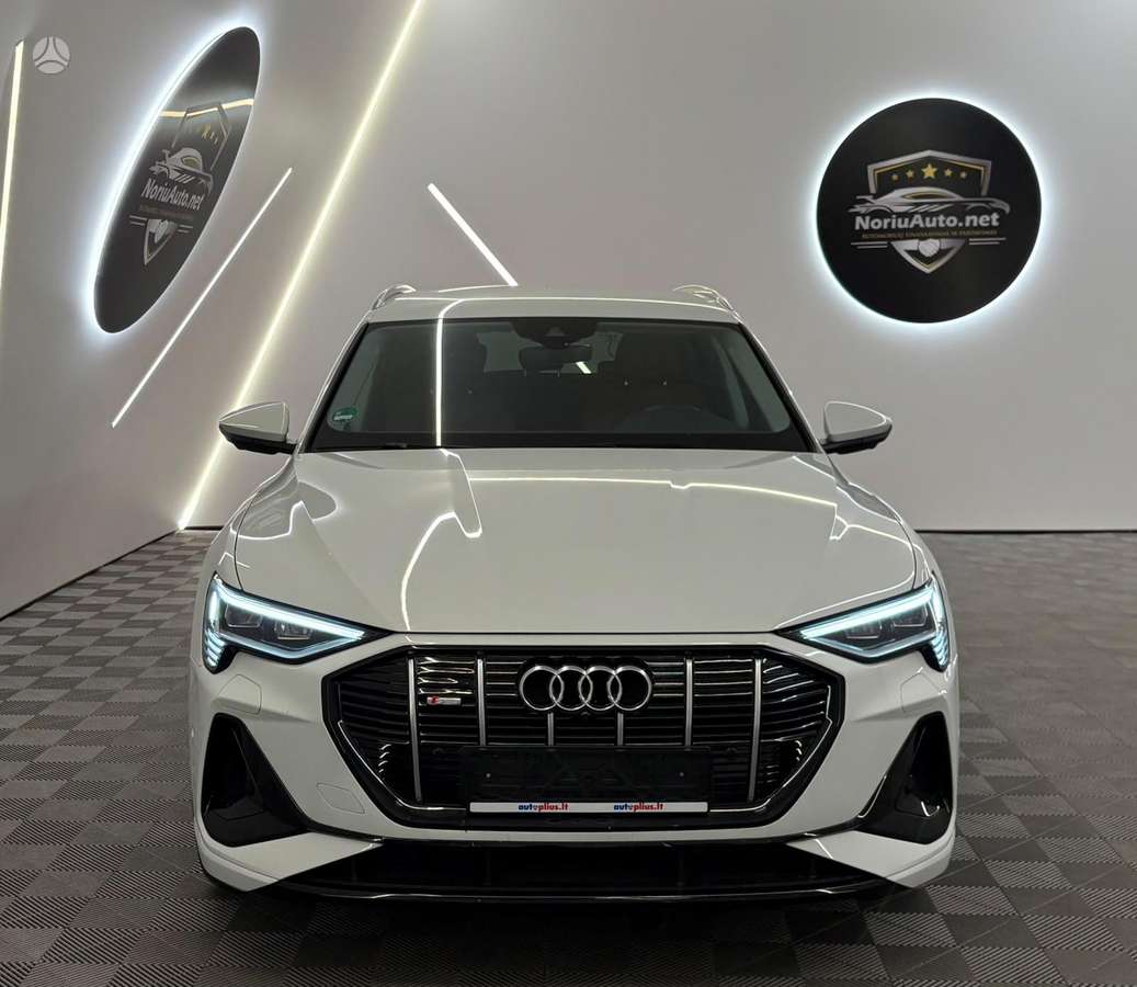 Audi e-tron, 95 kWh, off-road / crossover