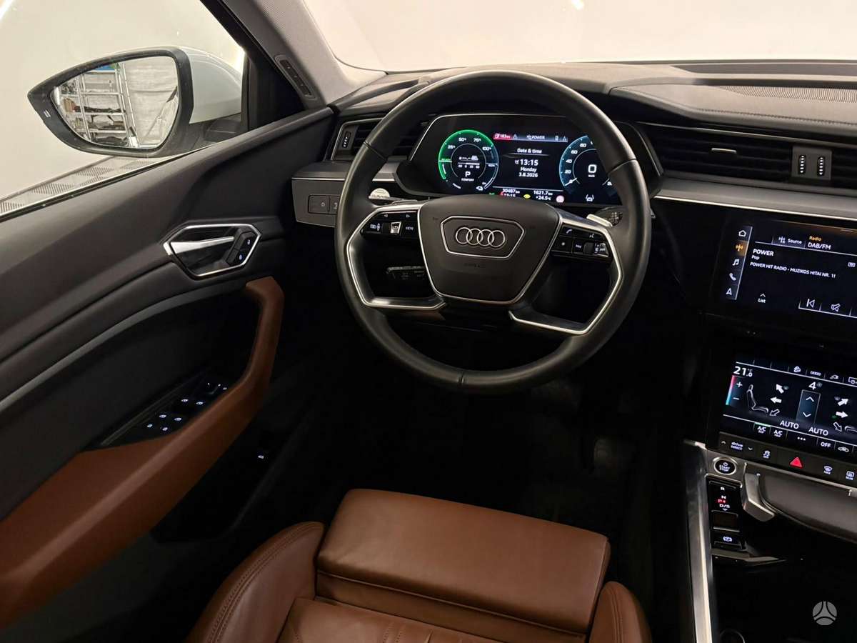 Audi e-tron, 95 kWh, off-road / crossover
