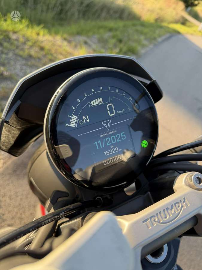 Triumph Trident 660cc, street / классические