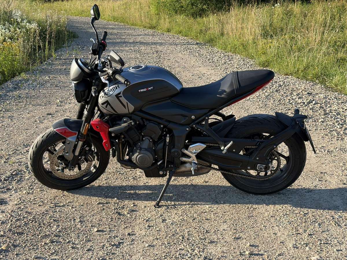 Triumph Trident 660cc, street / klasikiniai