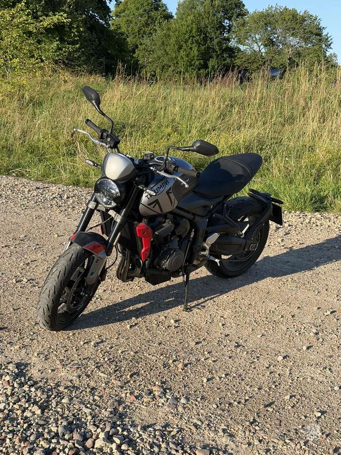 Triumph Trident 660cc, street / klasikiniai