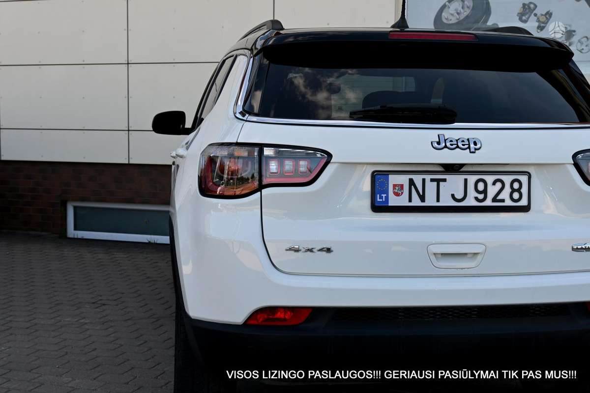 Jeep Compass, 2.4 l., off-road / crossover