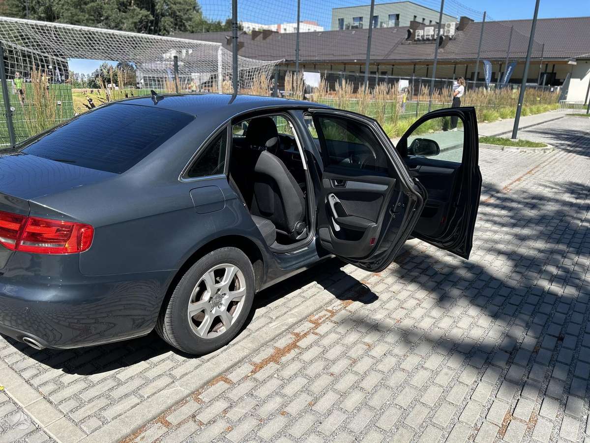 Audi A4, 2.7 l., Седан