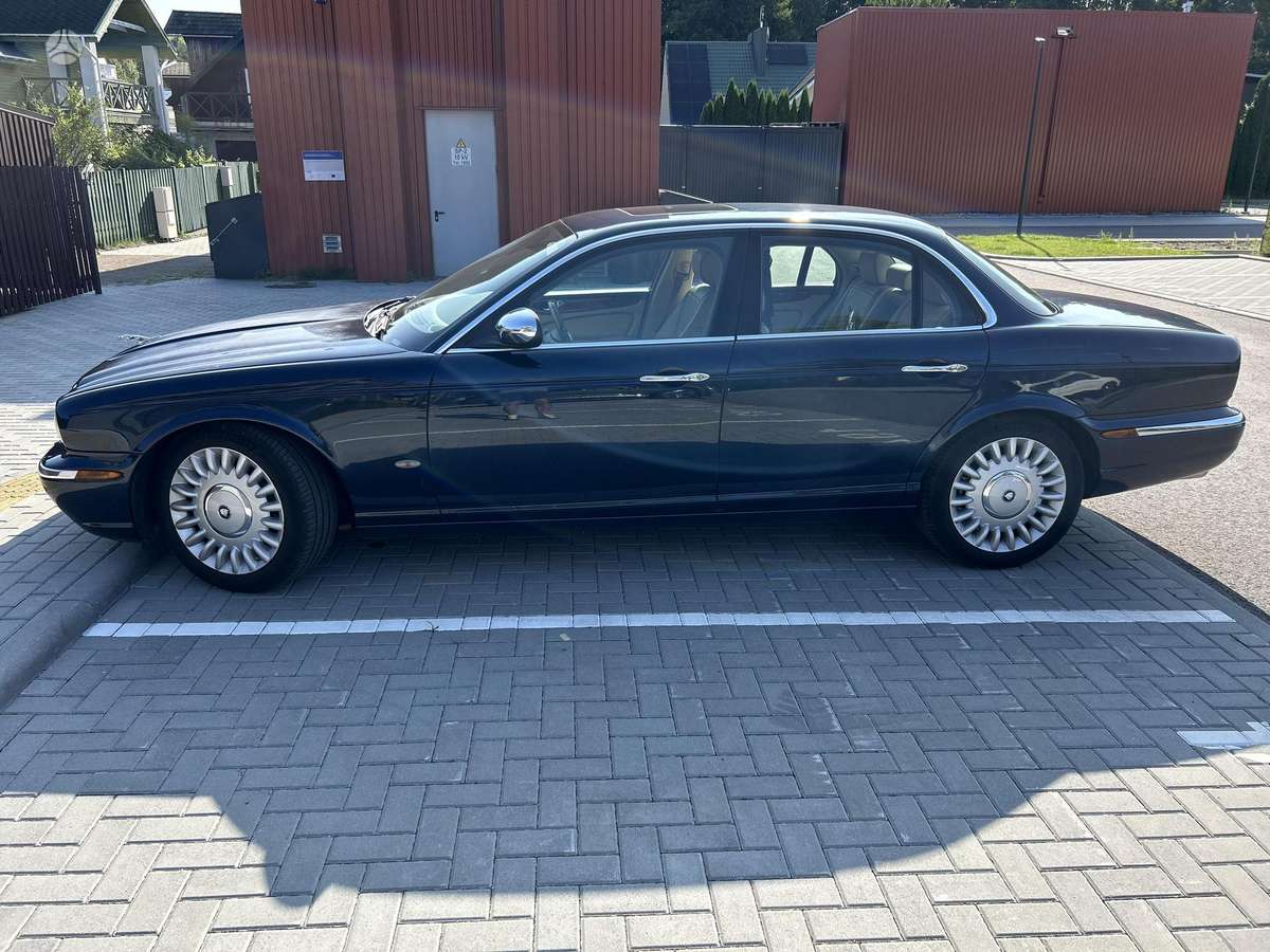 Jaguar XJ, 2.7 l., Седан