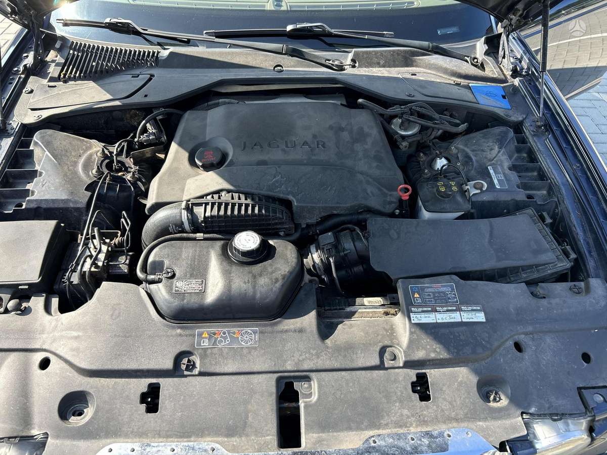 Jaguar XJ, 2.7 l., Седан