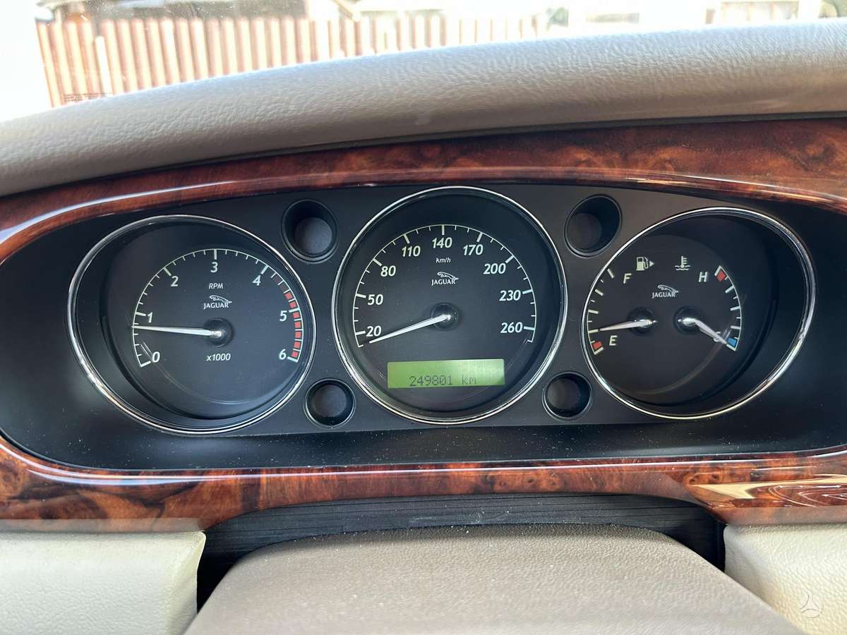 Jaguar XJ, 2.7 l., Седан